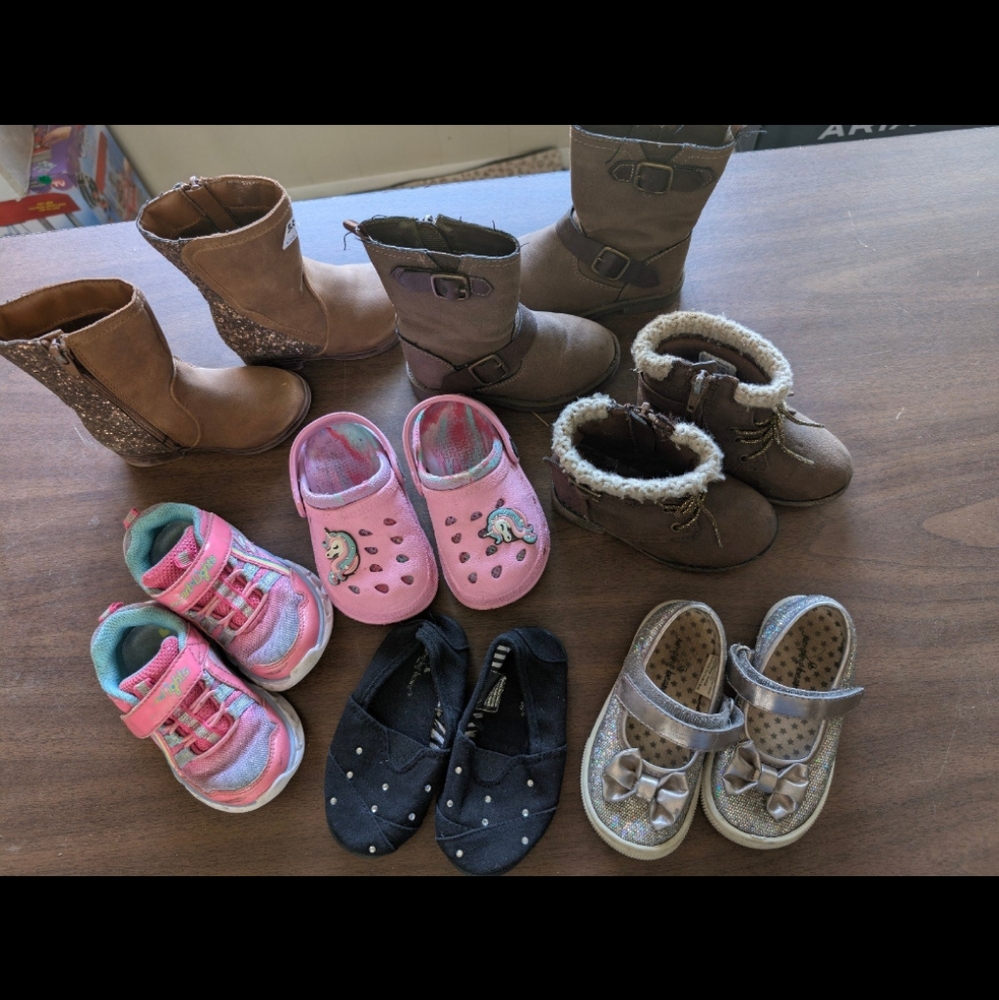 Girls shoes size 6 lot